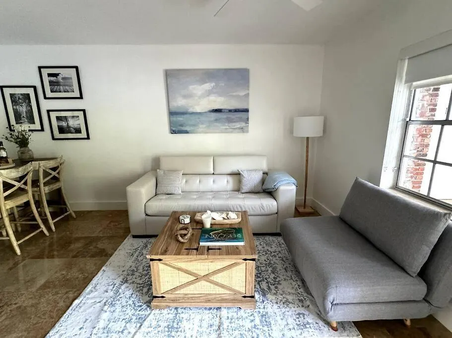 Apartment Brand New! Lovely 1 Bedroom With Pool By The