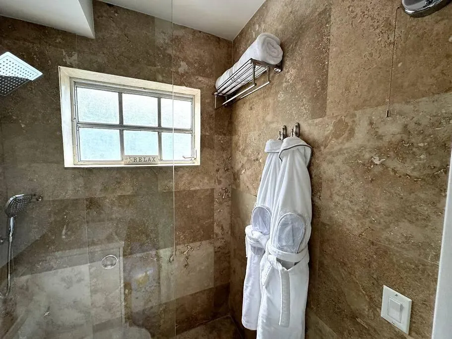 Apartment Brand New! Lovely 1 Bedroom With Pool By The