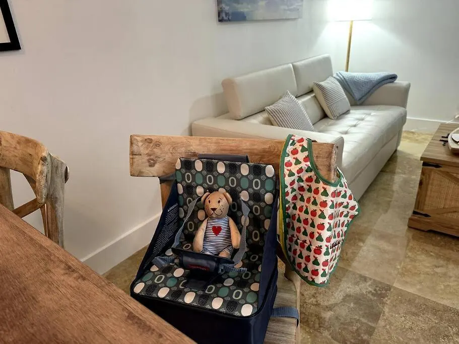 Brand New! Lovely 1 Bedroom With Pool By The *