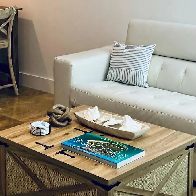 Brand New! Lovely 1 Bedroom With Pool By The * Miami