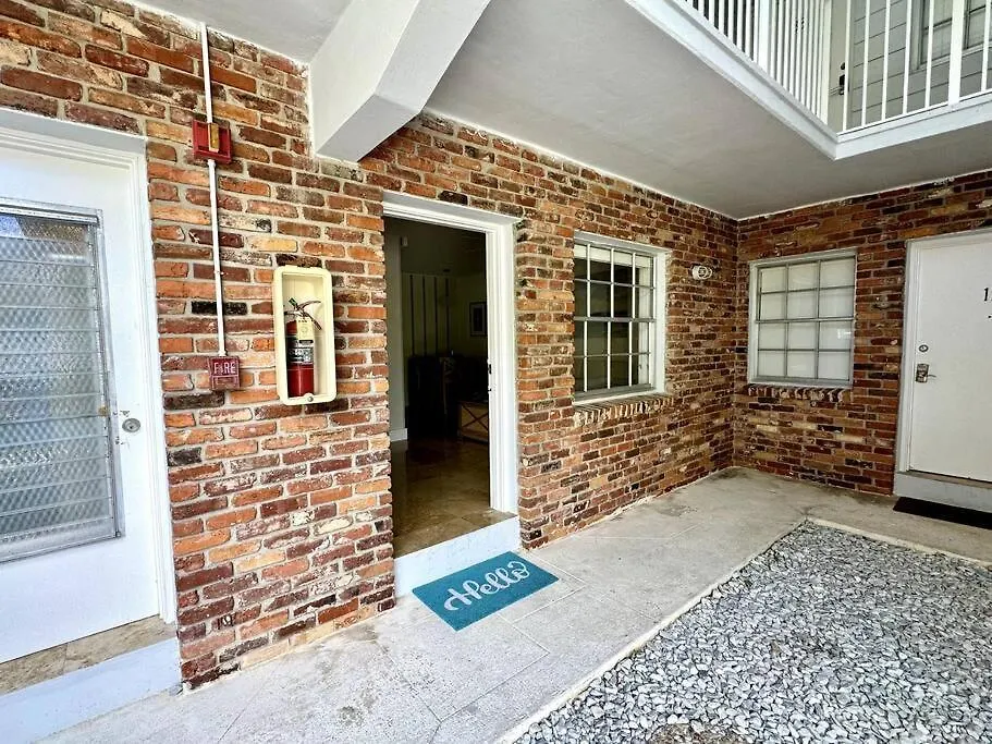 Brand New! Lovely 1 Bedroom With Pool By The * Miami