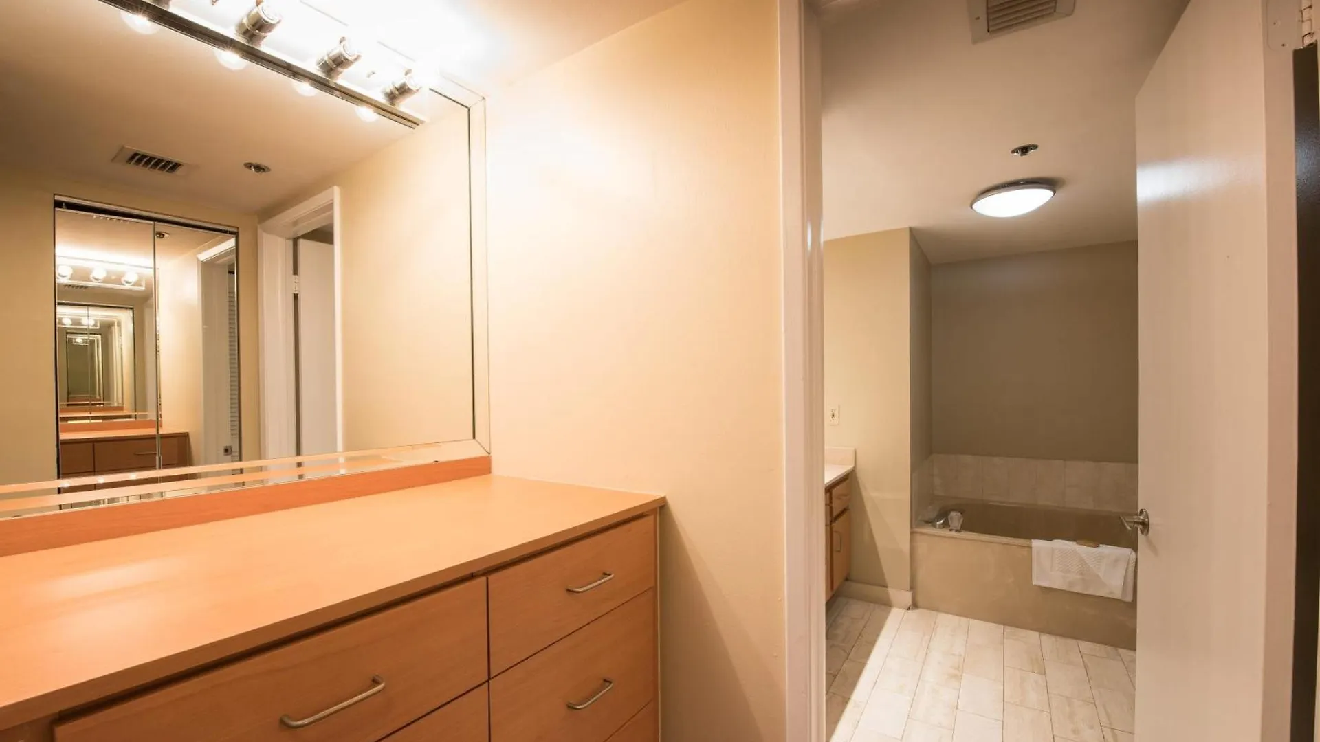 Serene Two-bedroom Bay View Miami