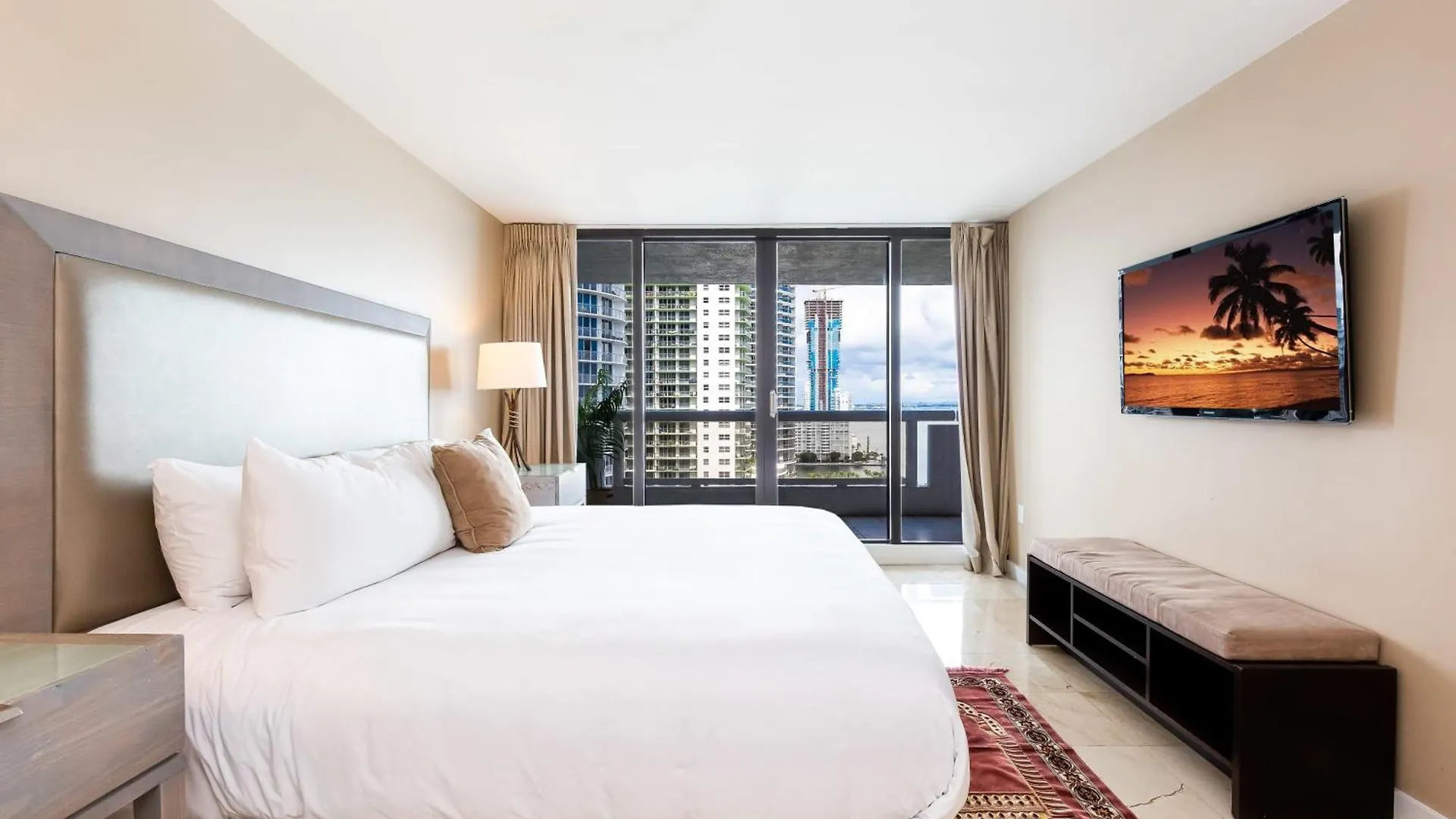 Serene Two-bedroom Bay View Apartment *
