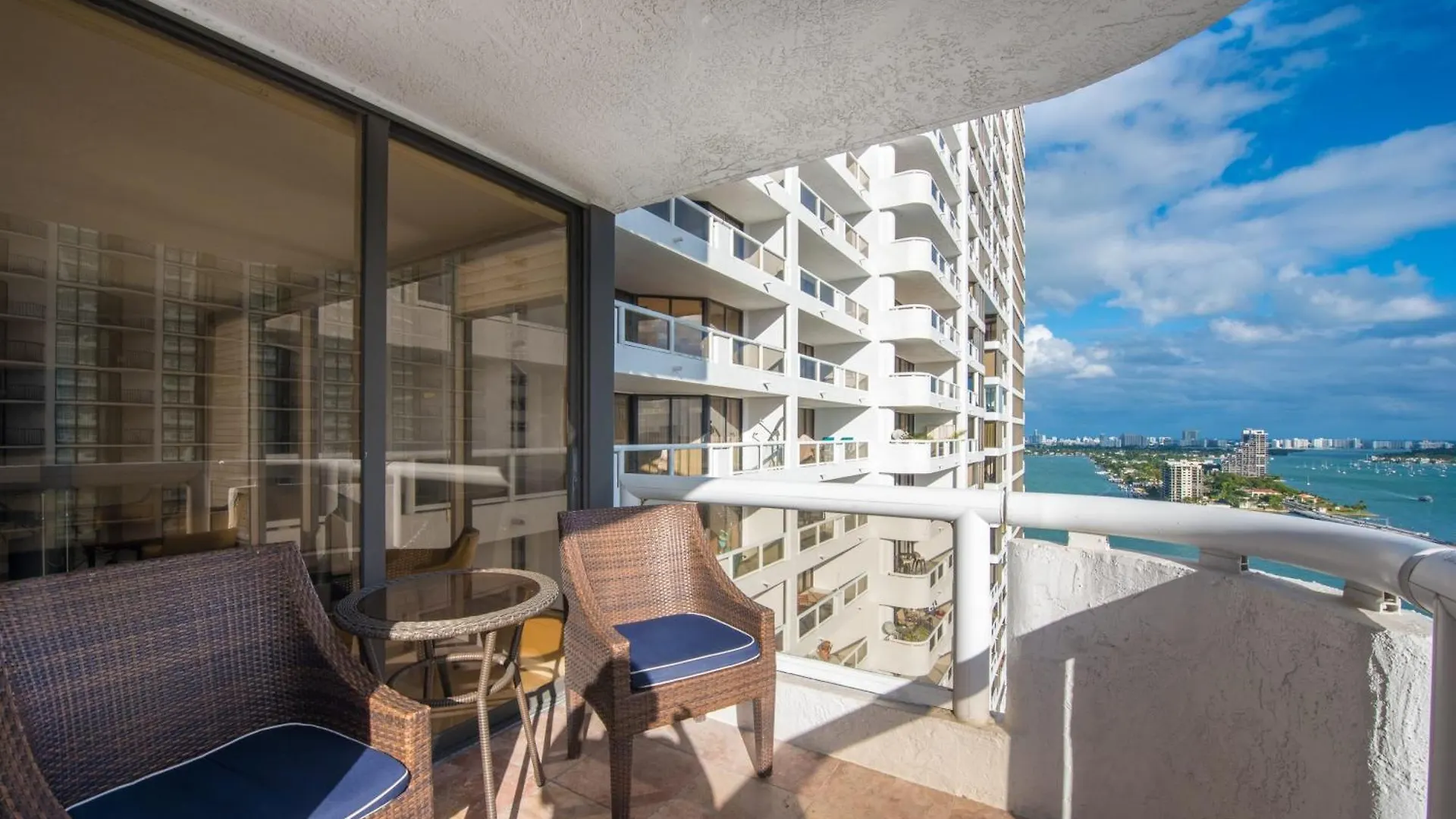 Serene Two-bedroom Bay View * Miami
