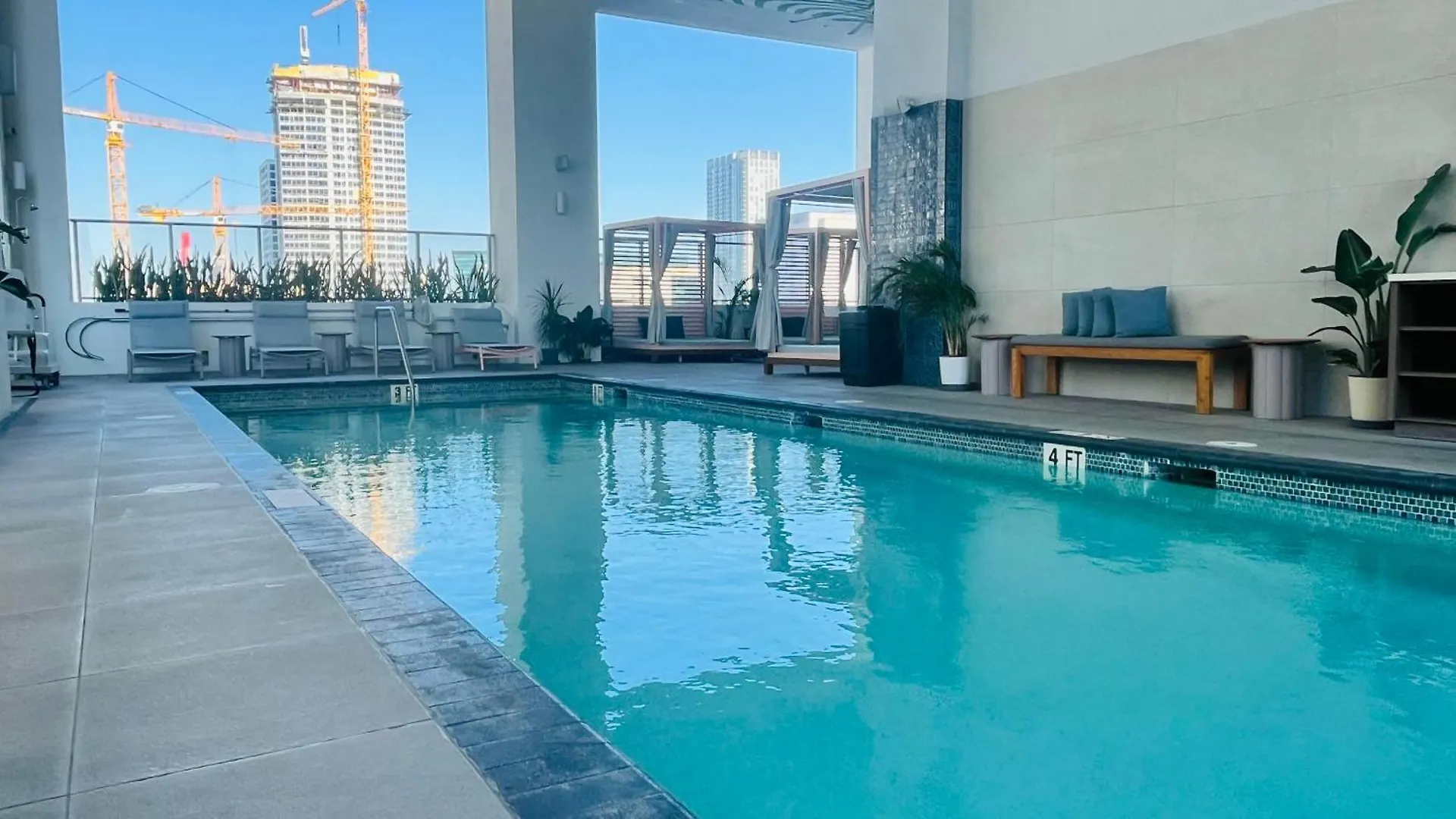 Holiday home Explore Miami's Heat - Huge 1 Bed Pool & Gym *