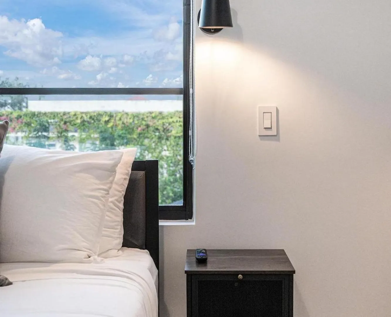 Lux Retreat By Renzzi Apartment Miami