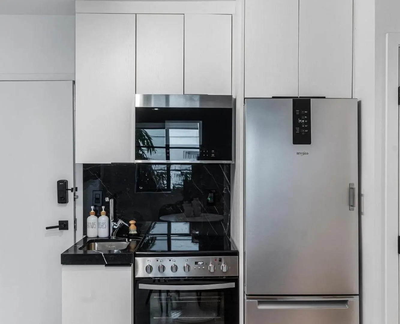 Apartment Lux Retreat By Renzzi *