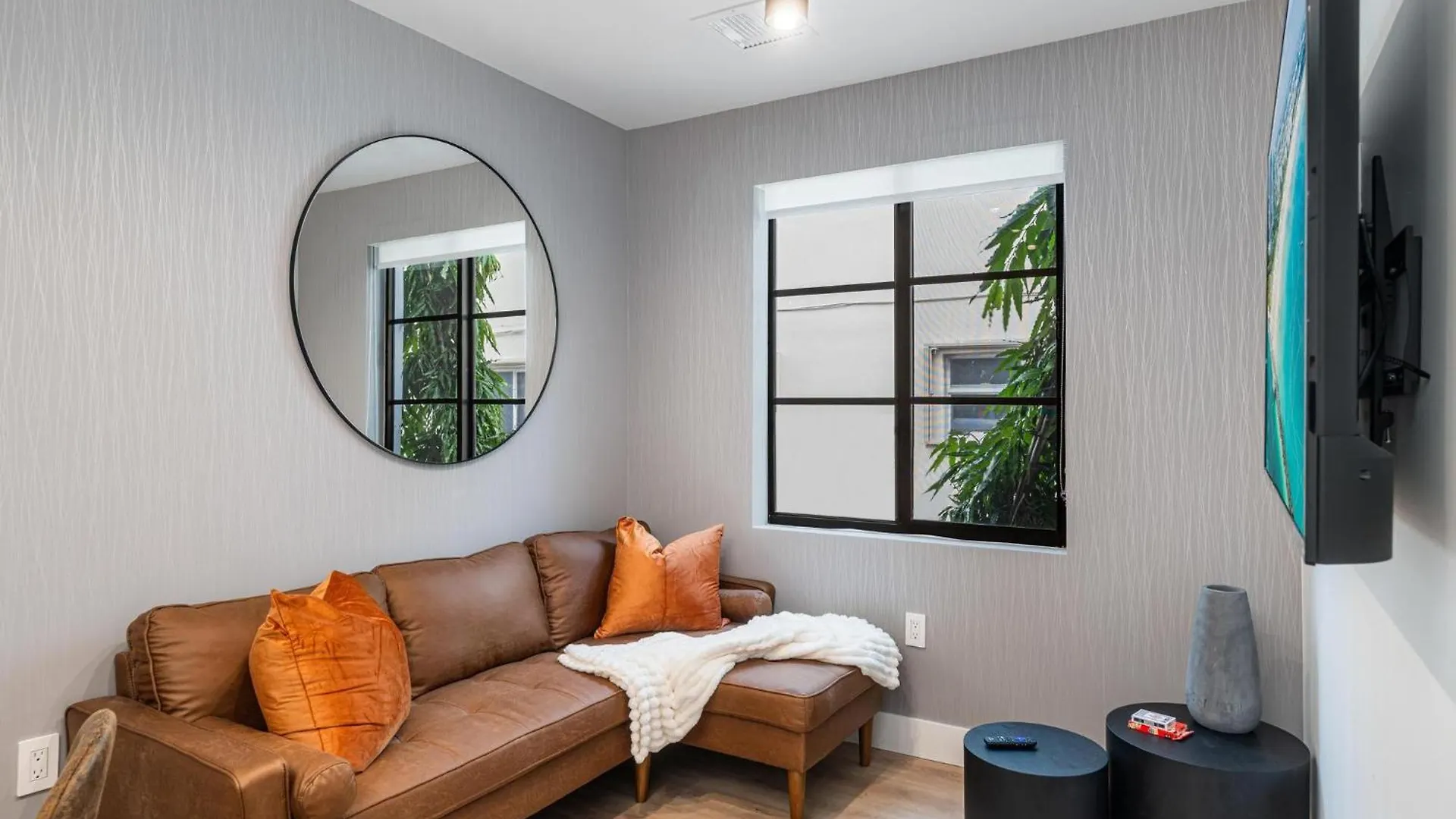 Lux Retreat By Renzzi Apartment *