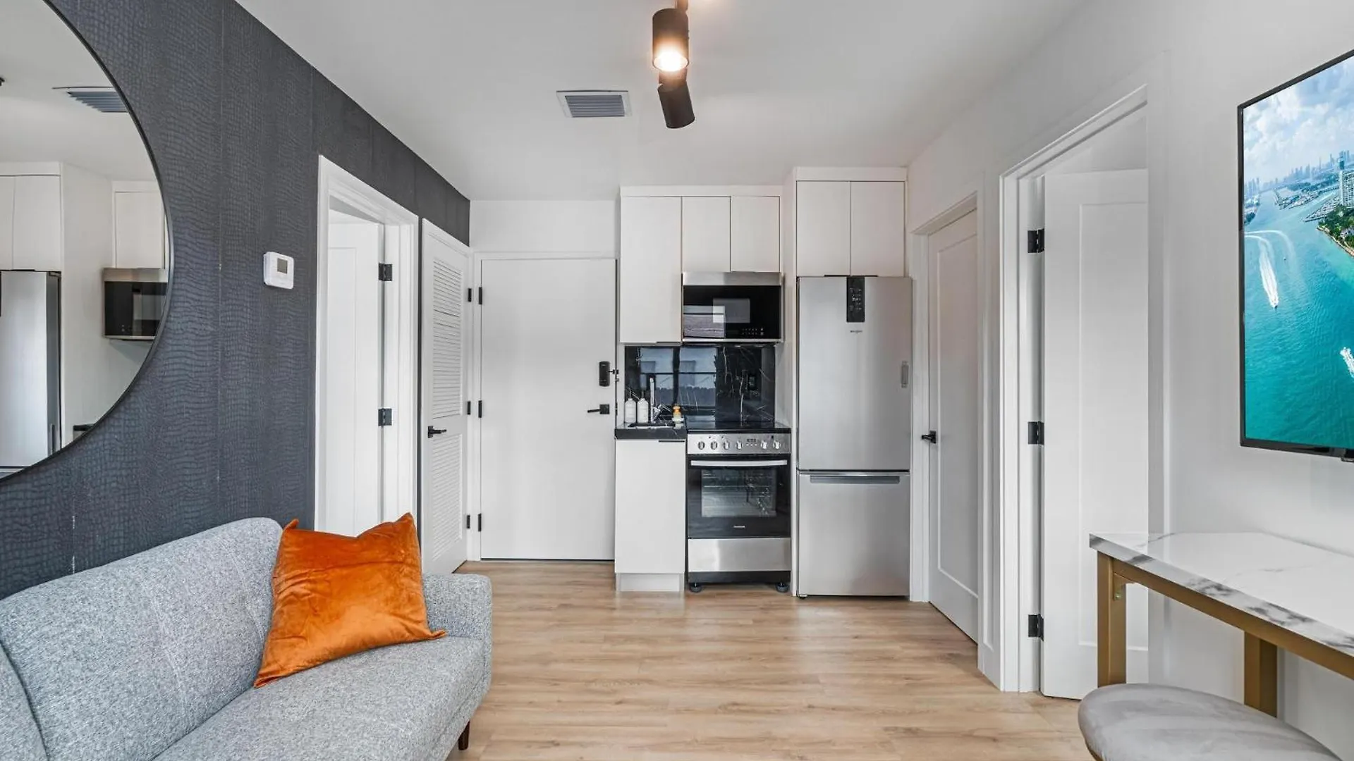 Lux Retreat By Renzzi Apartment Miami