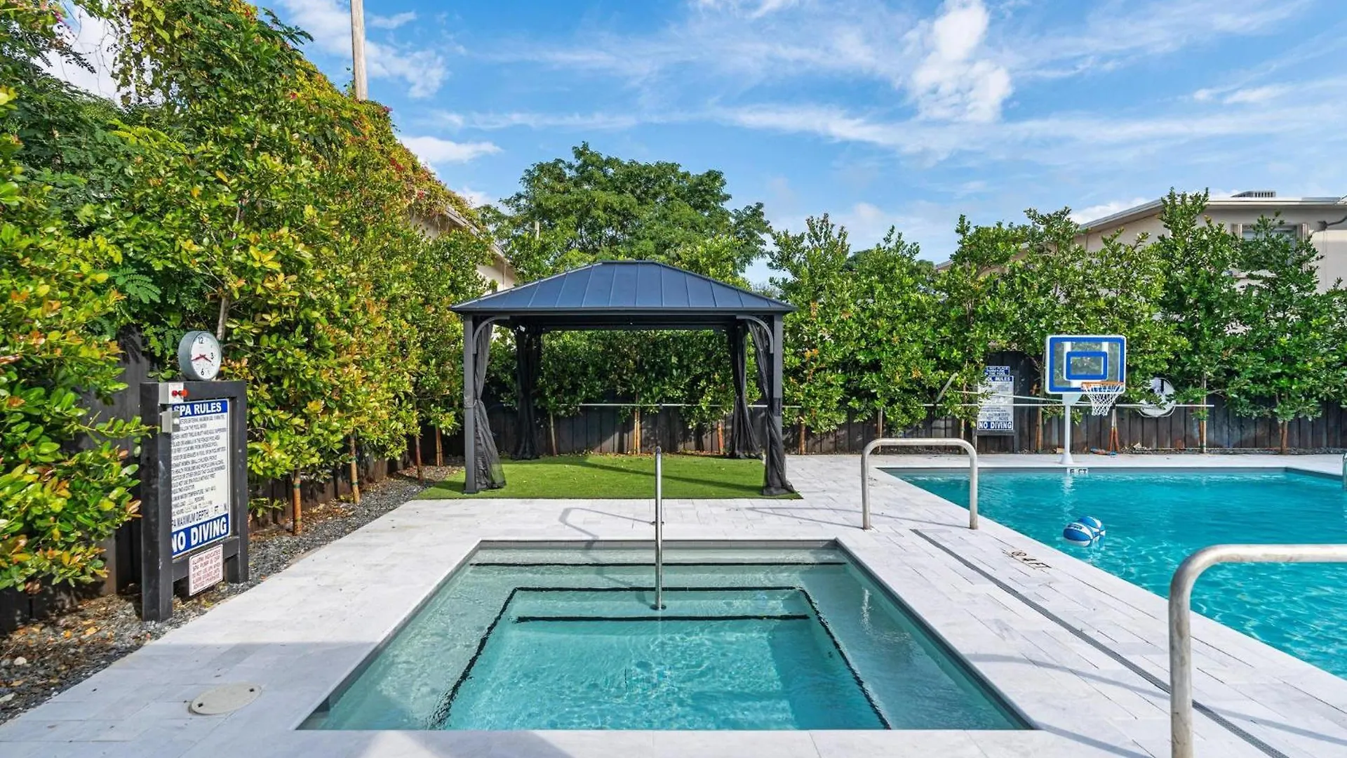 Lux Retreat By Renzzi Apartment Miami