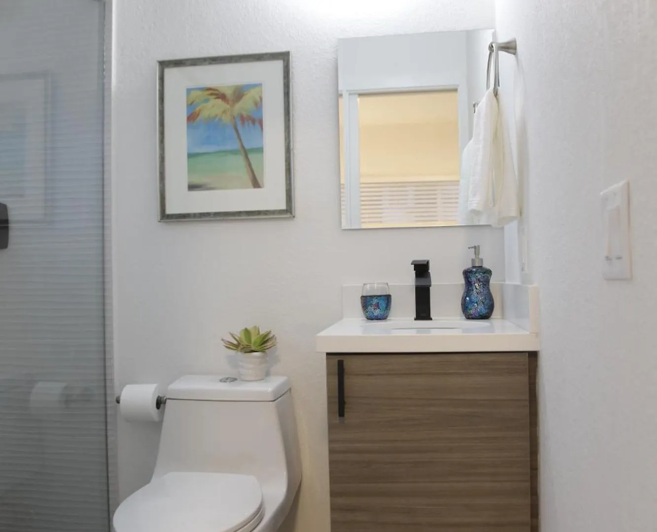 1 Designer In The Upper East-side Apartment