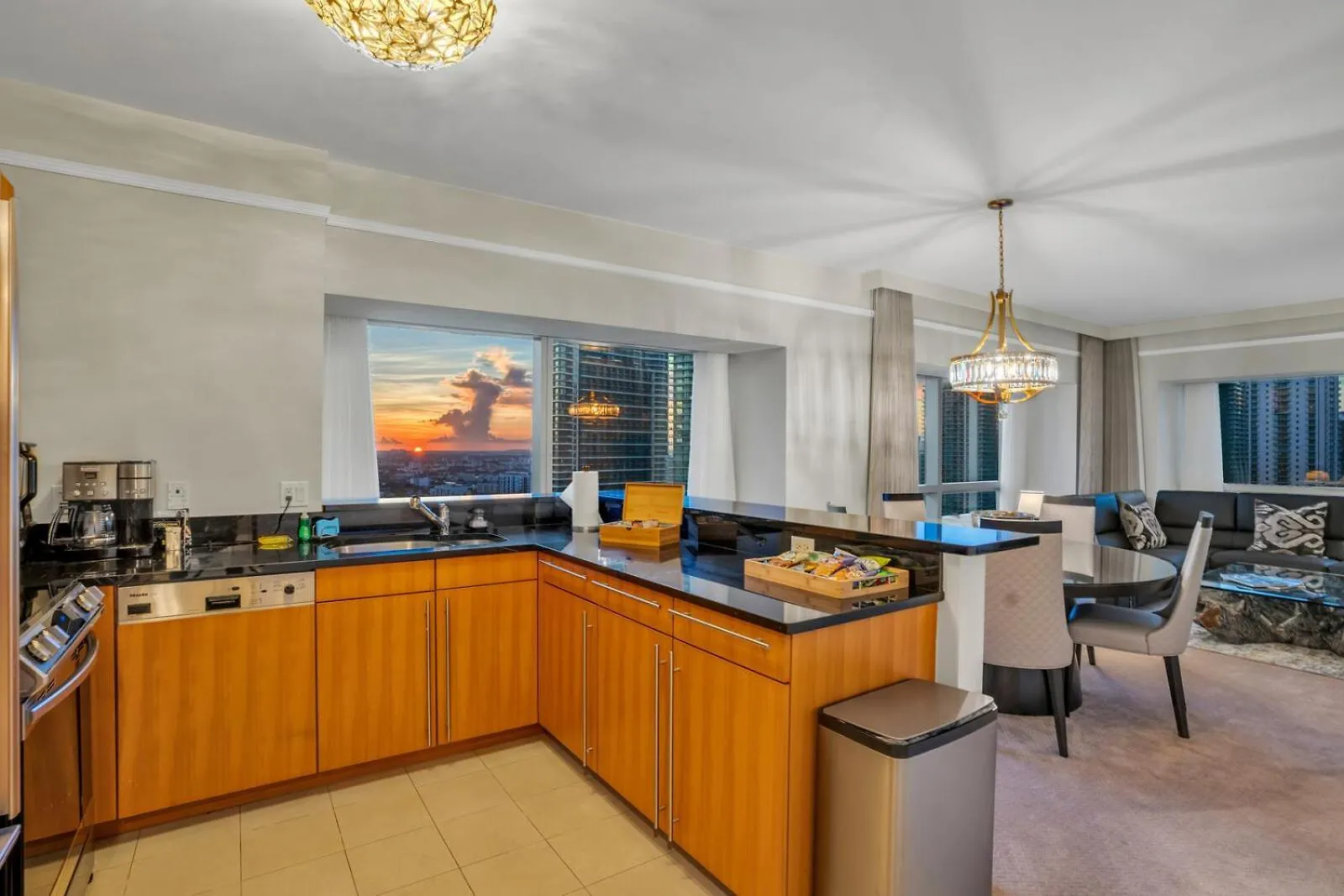 2 Bedroom Or King Studio Suites Four Seasons Hotel Miami Free Wi-Fi & Free Parking Apartment Miami