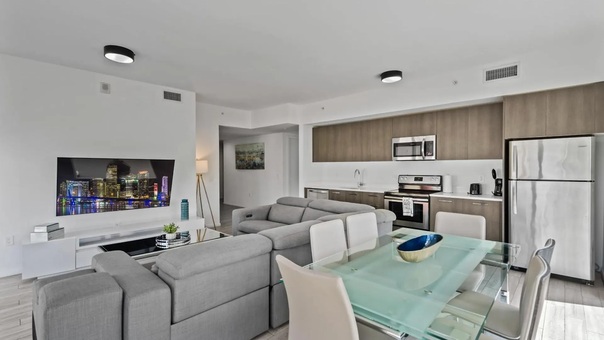 Amazing Location In The Heart Of * Miami