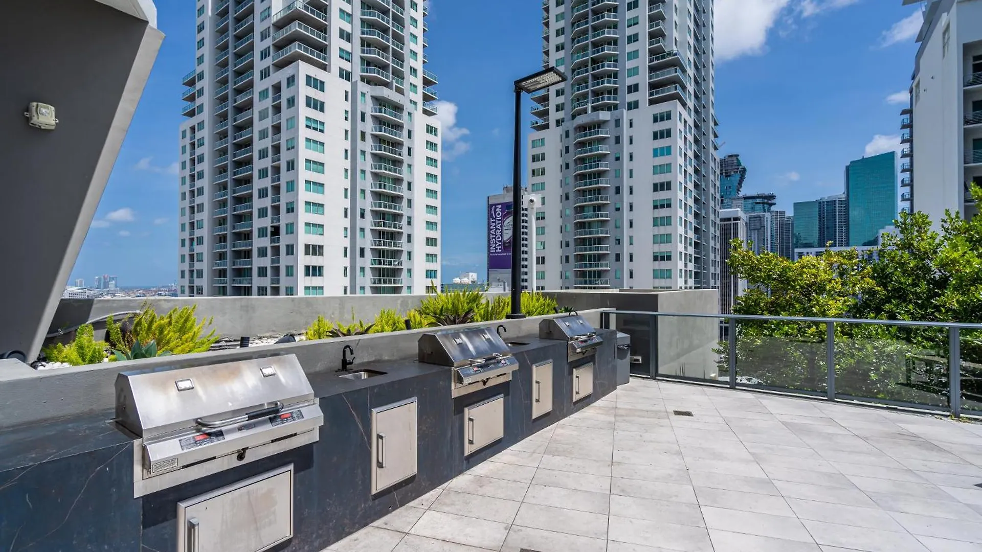 Apartment Amazing Location In The Heart Of