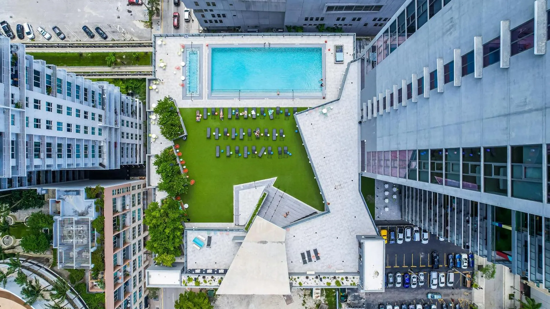 Amazing Location In The Heart Of Apartment *