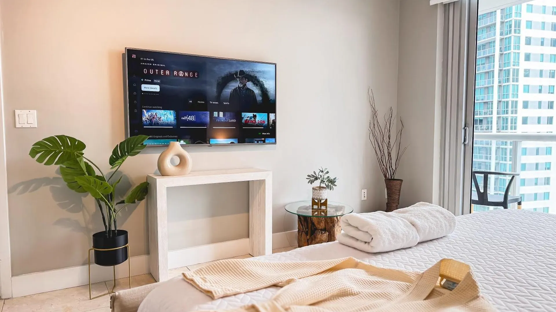 W Luxury High Rise Apartment *