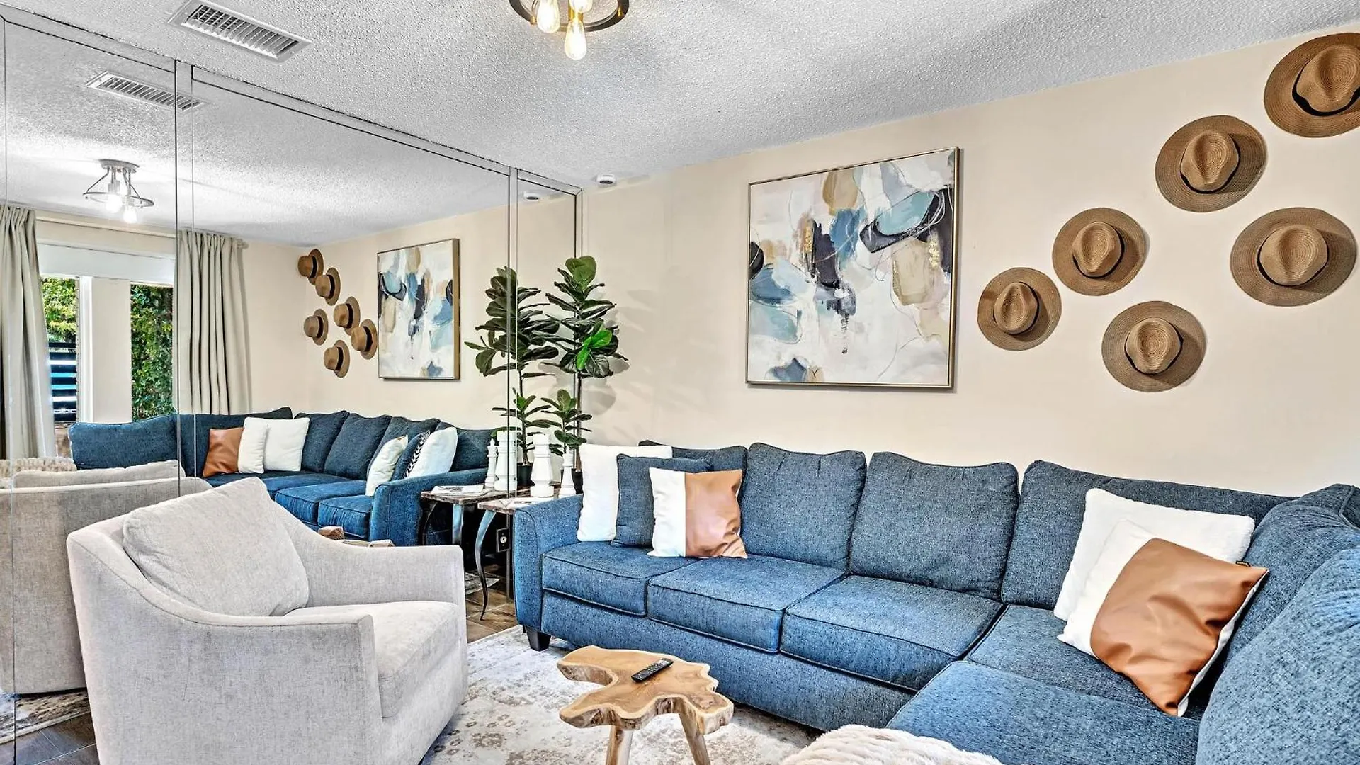 Estelo's Place - Modern Townhouse With King Bed, Only 5 Min From The Airport! Miami