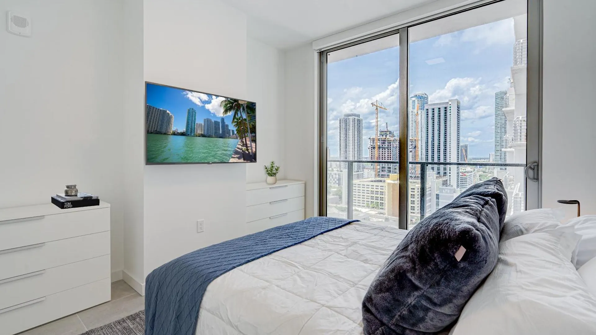 227 Condominium By Ionica