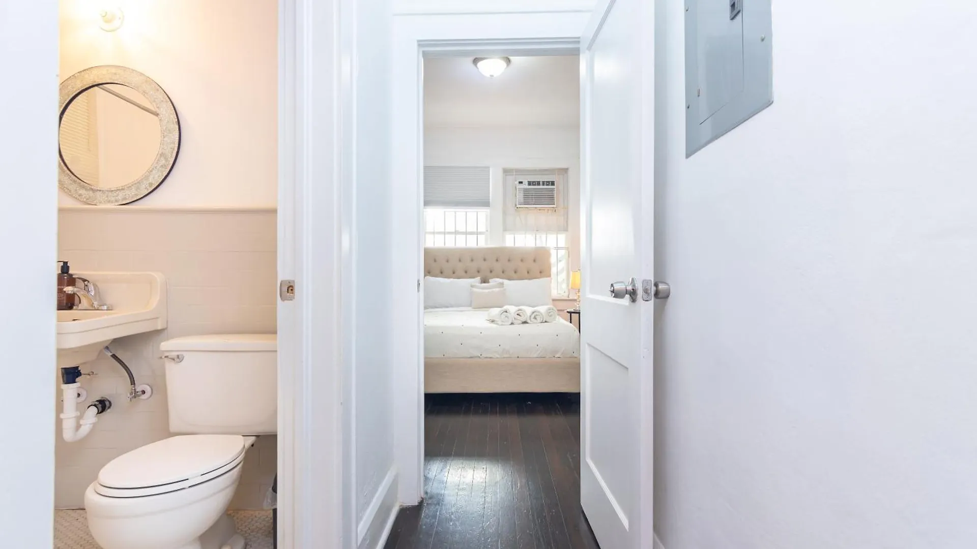 Apartment 2-bdrm -heart Wynwood & Edgewater- Private Parking Miami