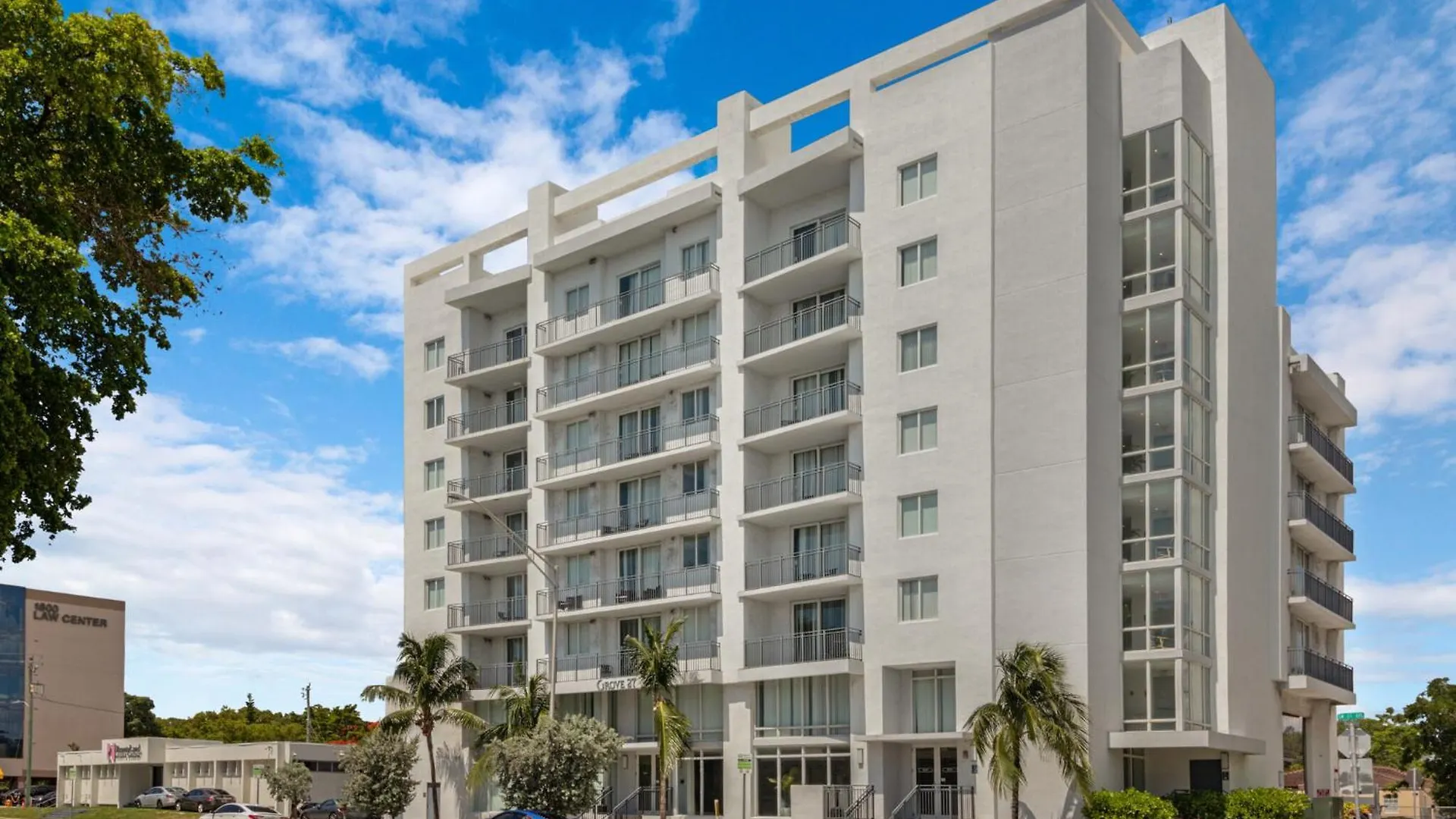 Apartment Roami At Grove 27 Miami