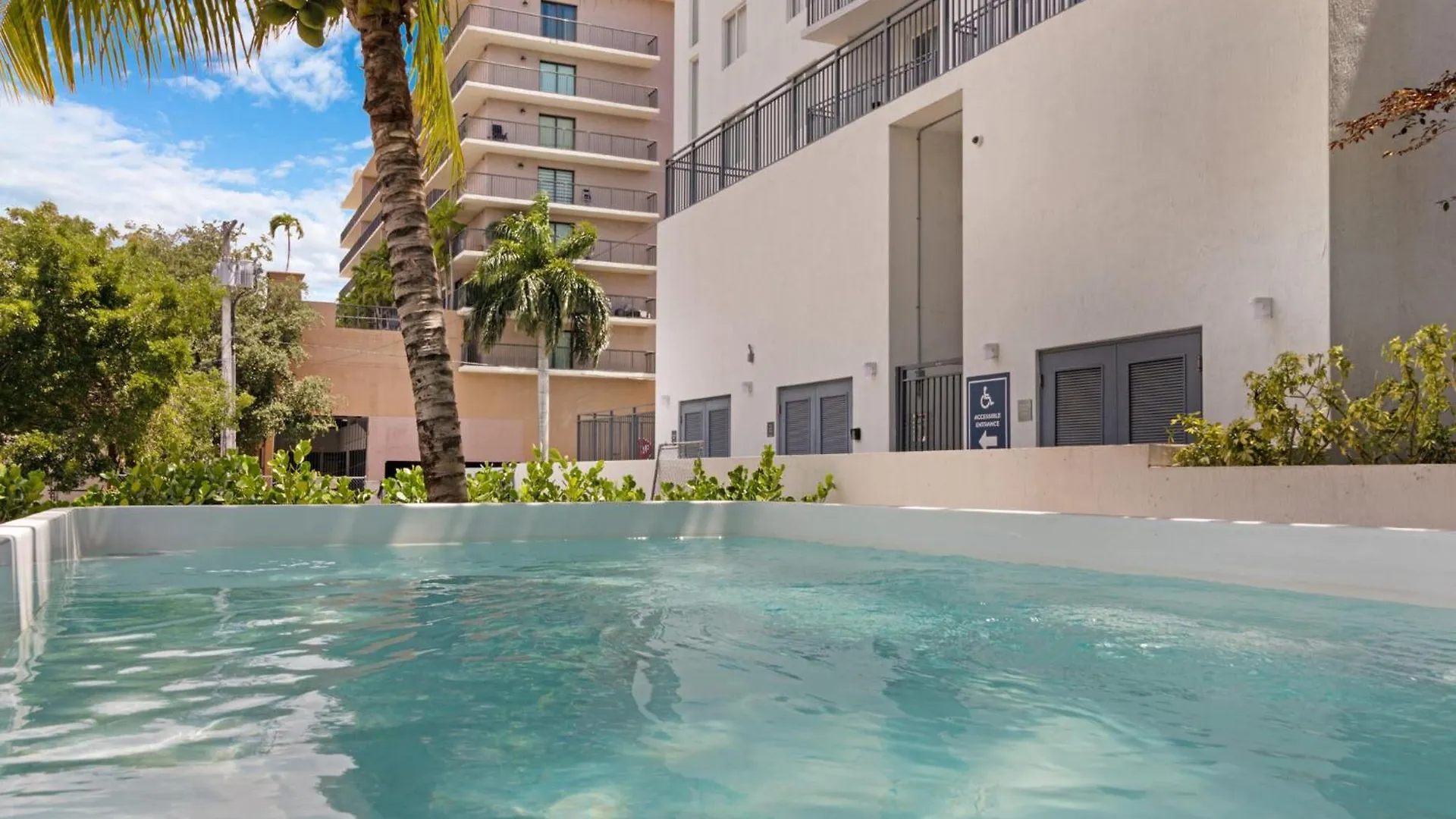 Apartment Roami At Grove 27 Miami