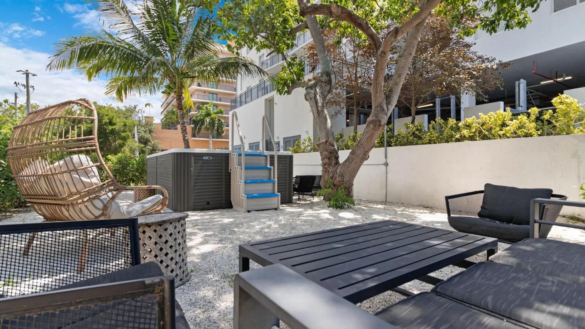 Apartment Roami At Grove 27 Miami
