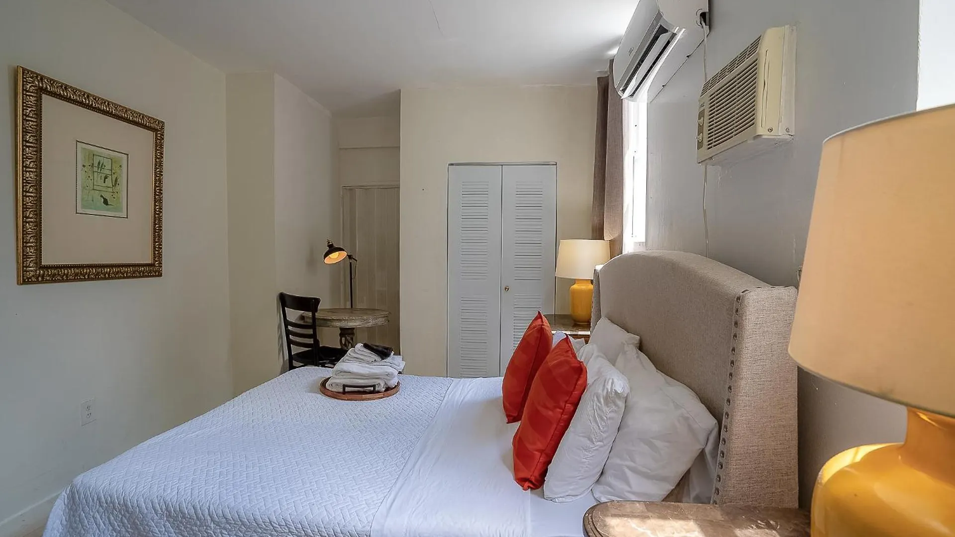 Cheerful 4 Bedroom With Free Parking *