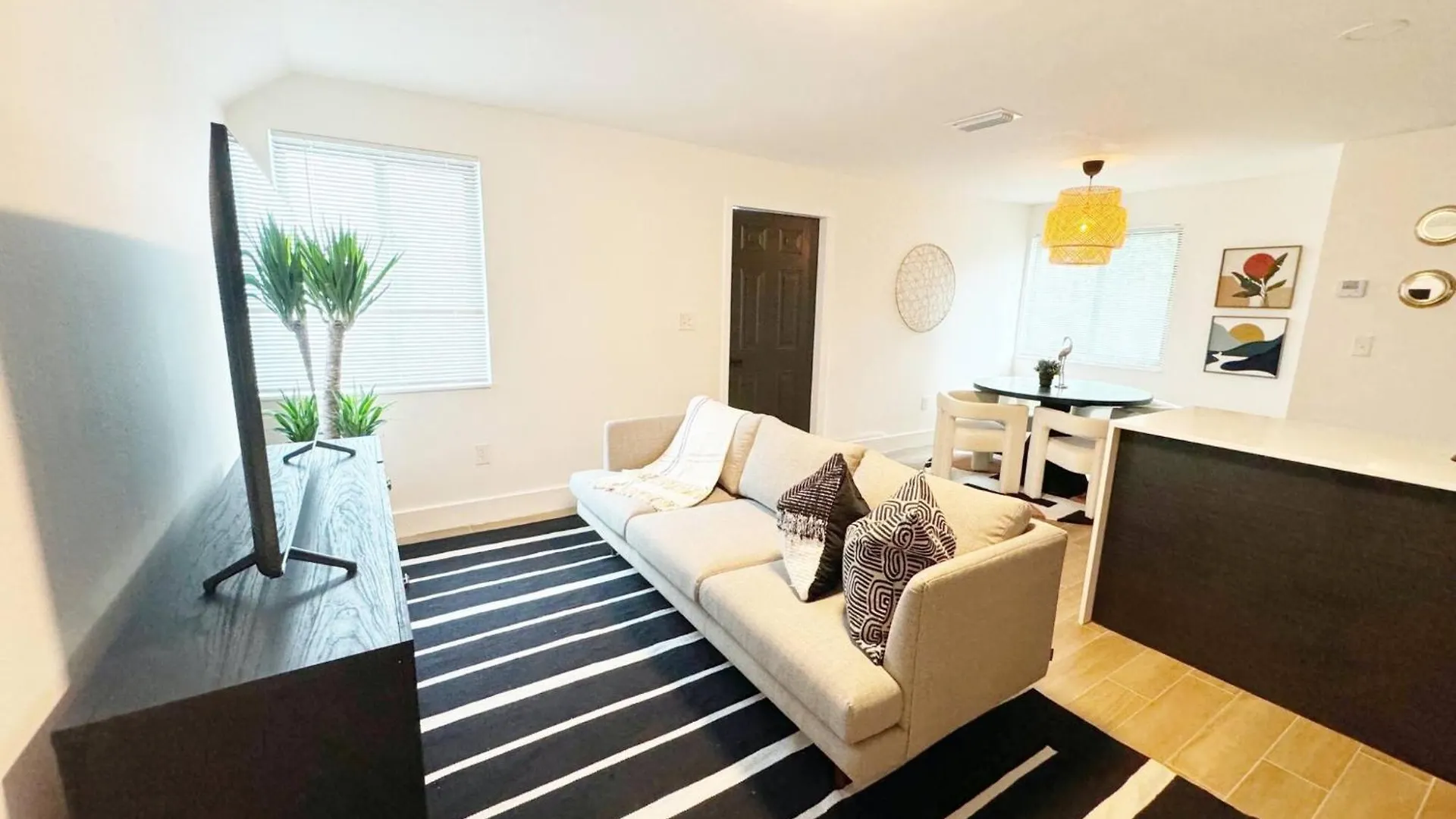Urban Elegance: Trendy Modern In Wynwood Miami