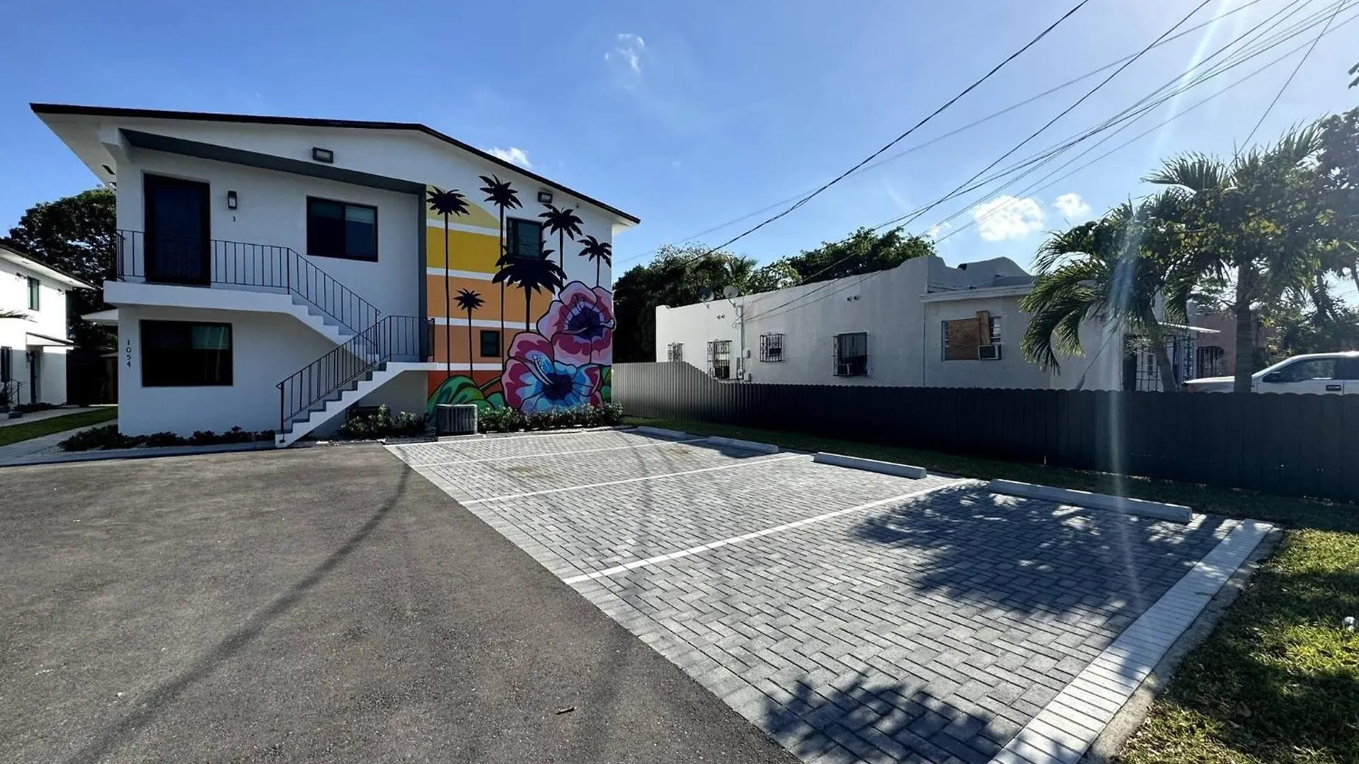 Urban Elegance: Trendy Modern In Wynwood *