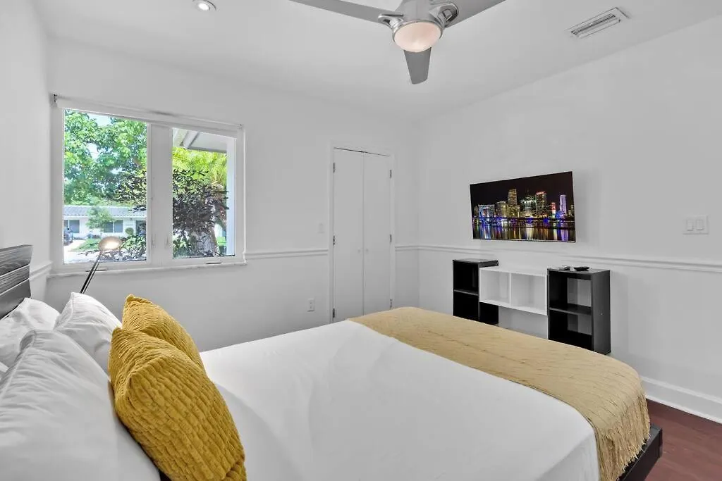 Villa 6 Bedrooms Oasis Treat With Oversized Pool, 9 Minutes To The Miami