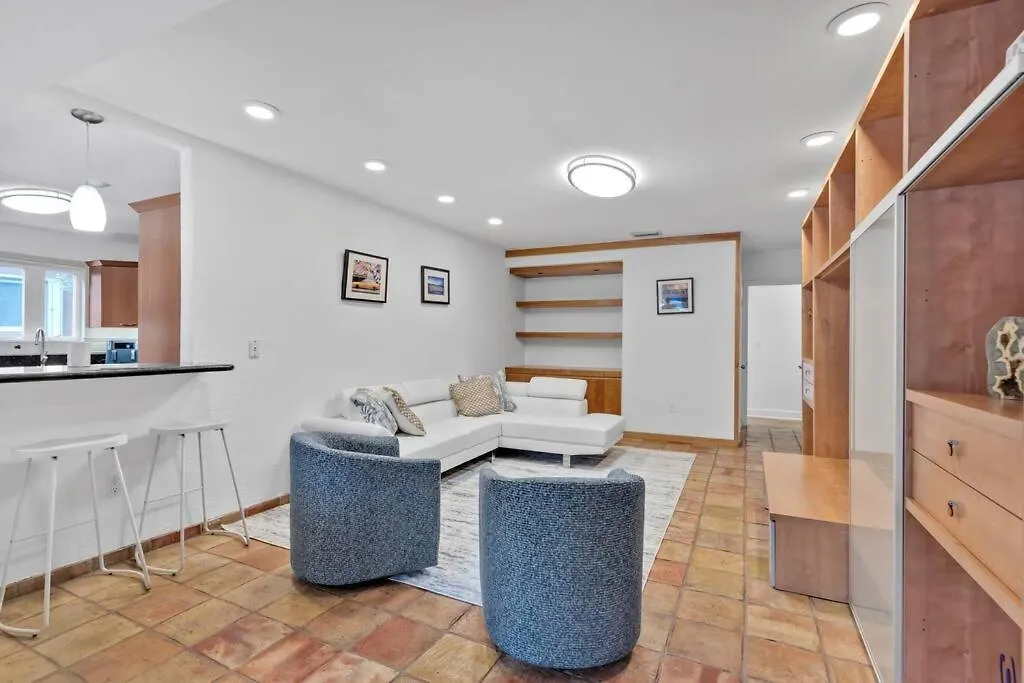 6 Bedrooms Oasis Treat With Oversized Pool, 9 Minutes To The Villa Miami