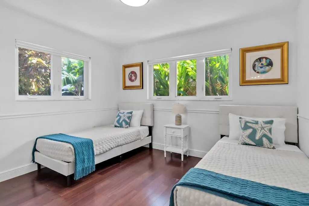 6 Bedrooms Oasis Treat With Oversized Pool, 9 Minutes To The * Miami