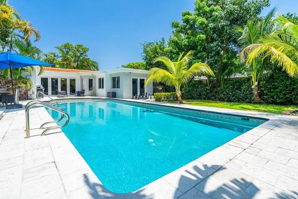 6 Bedrooms Oasis Treat With Oversized Pool, 9 Minutes To The ヴィラ マイアミ