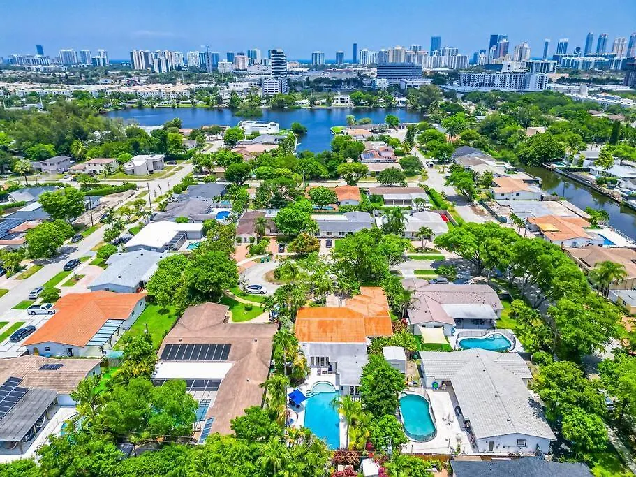 6 Bedrooms Oasis Treat With Oversized Pool, 9 Minutes To The Miami