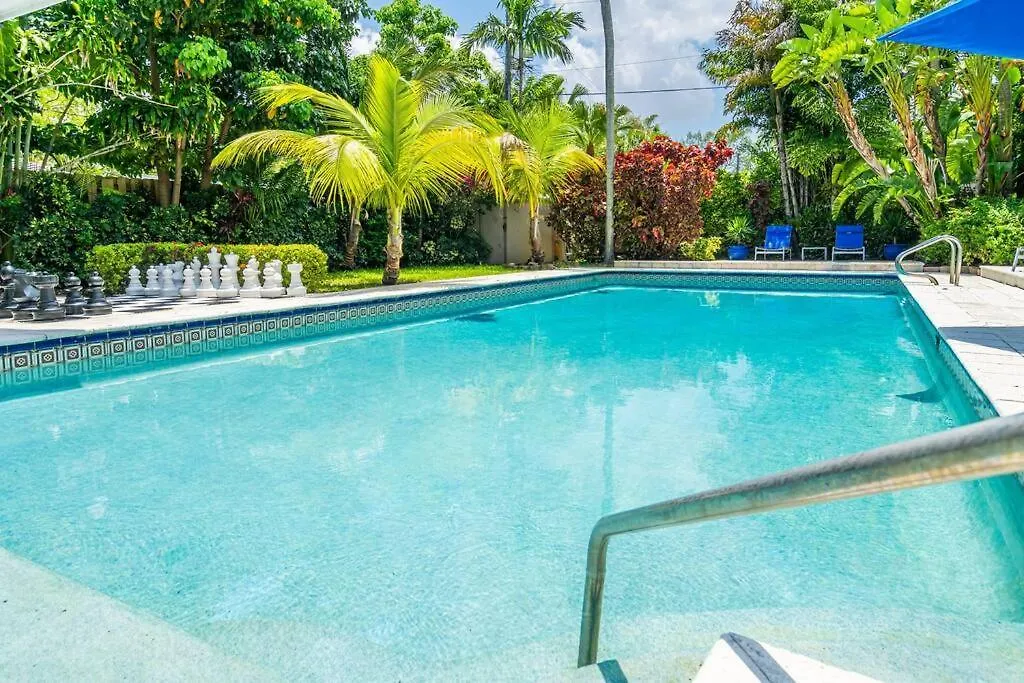 6 Bedrooms Oasis Treat With Oversized Pool, 9 Minutes To The Villa