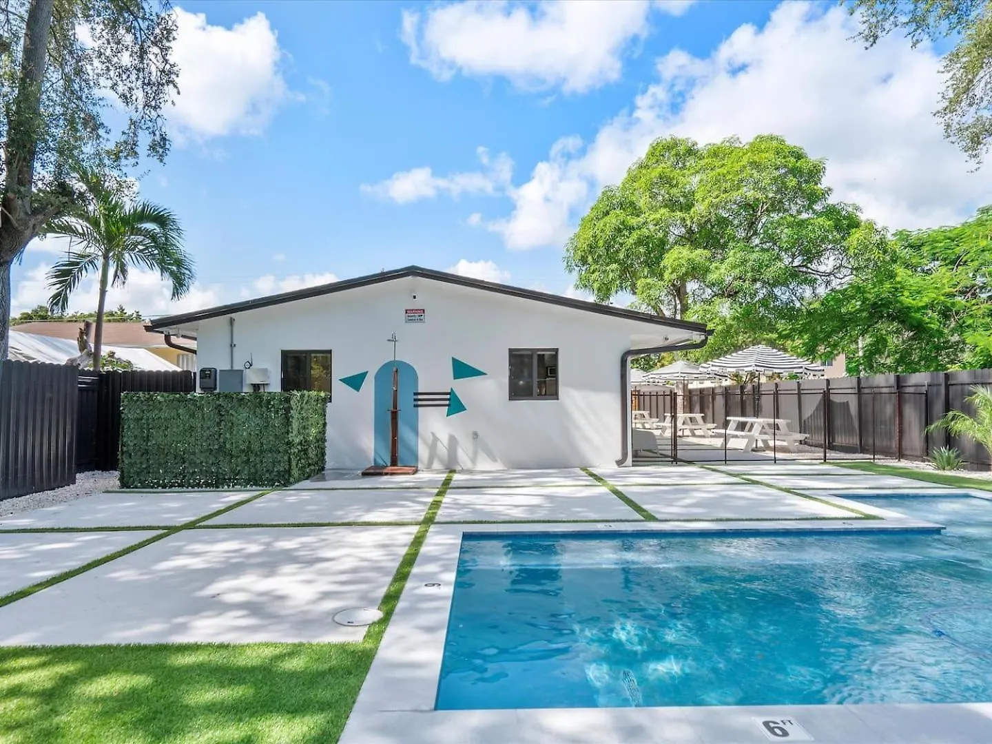Getaway Luxe Pool Garden & Courtyard Daire Miami