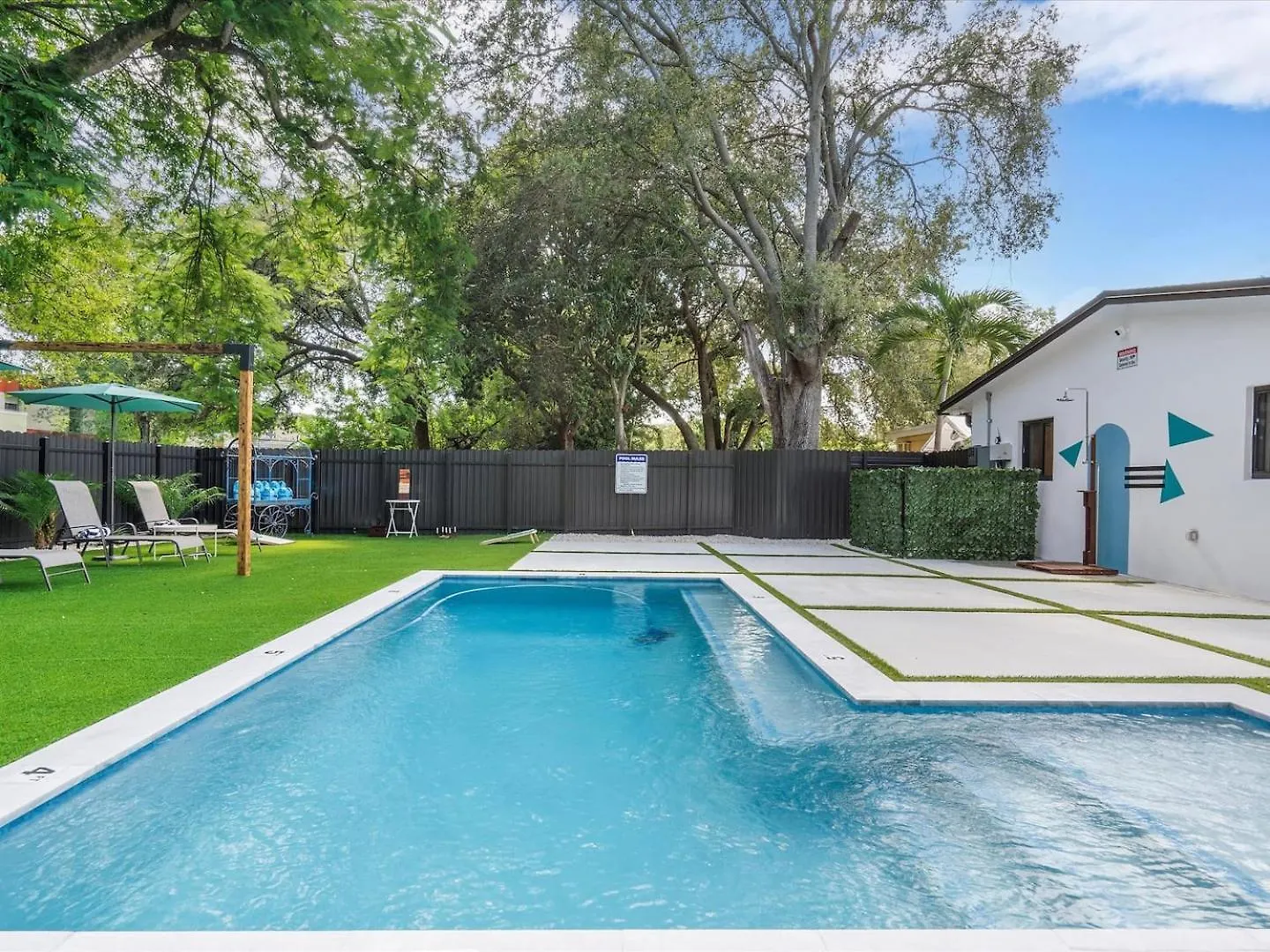 Getaway Luxe Pool Garden & Courtyard Daire *