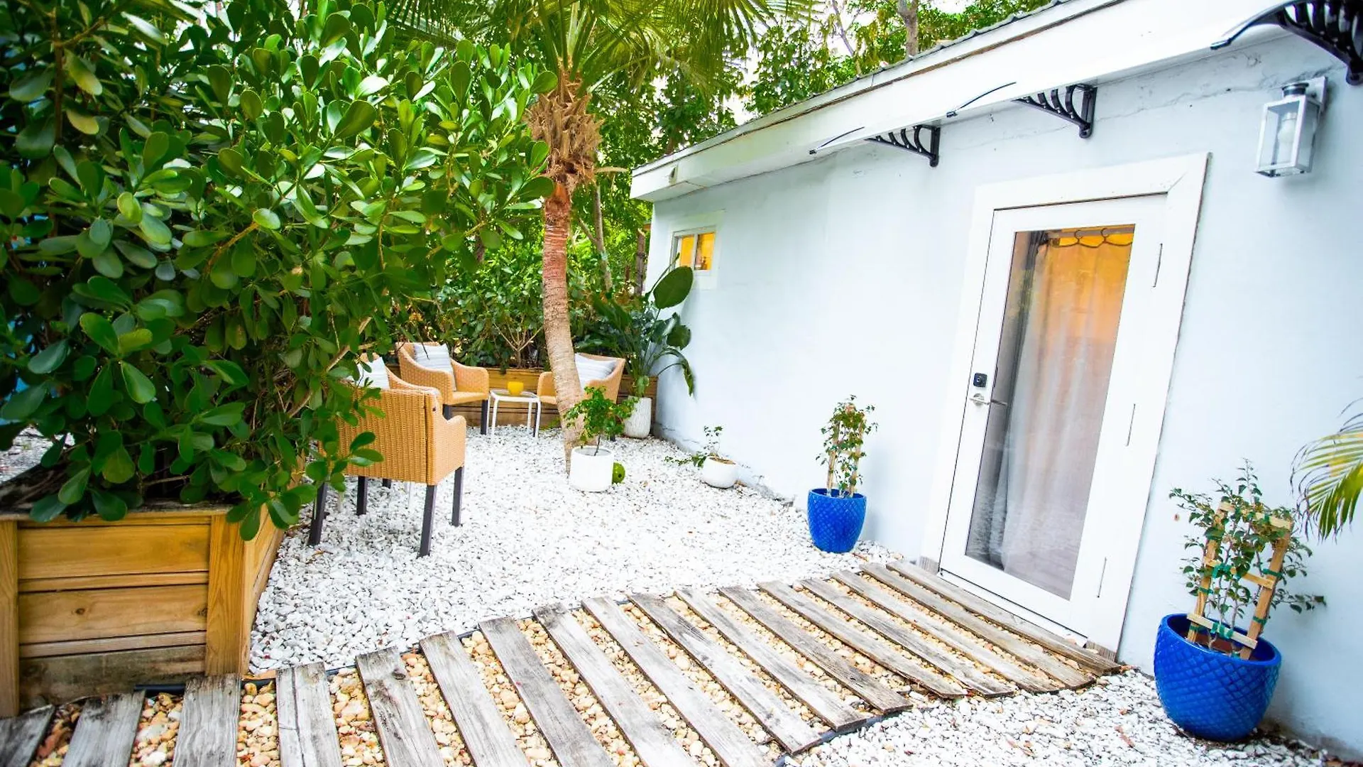 Cozy Tiny - Hidden Gem! * Miami