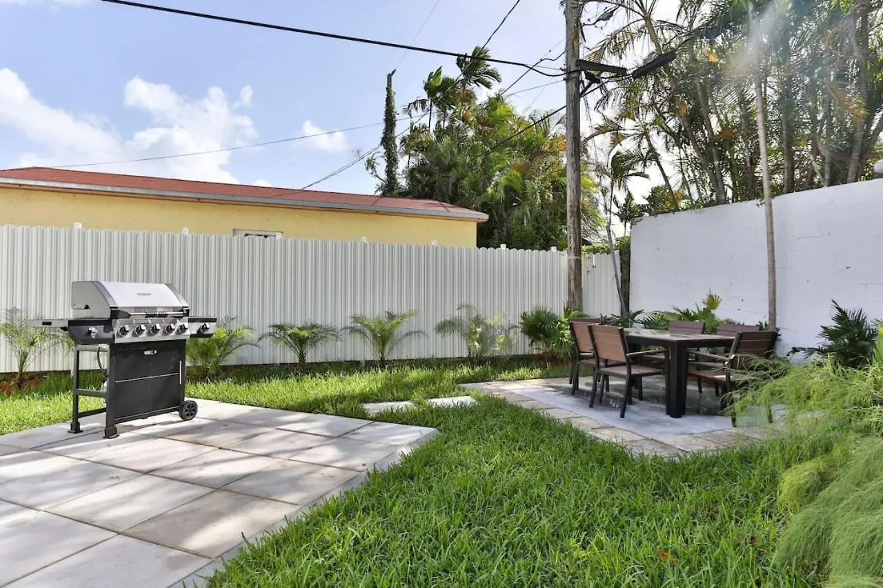 West Brickell Gem With Private Garden, 2br 2bath Apartment