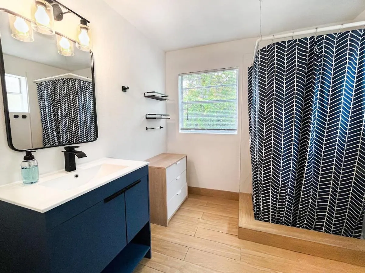 4bed 3bath Coral Gables Area Stunning With Hot Tub Holiday home *