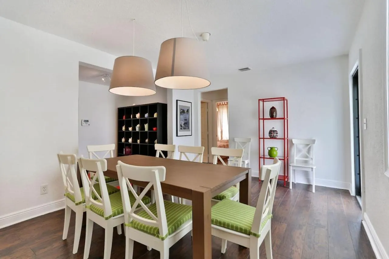 Holiday home 4bedrooms 2bathrooms Art District Contemporary Japanese Themed Miami