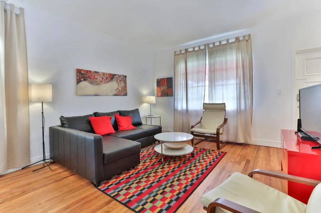 Centrally Located Impeccable Unit Wtih Bbq