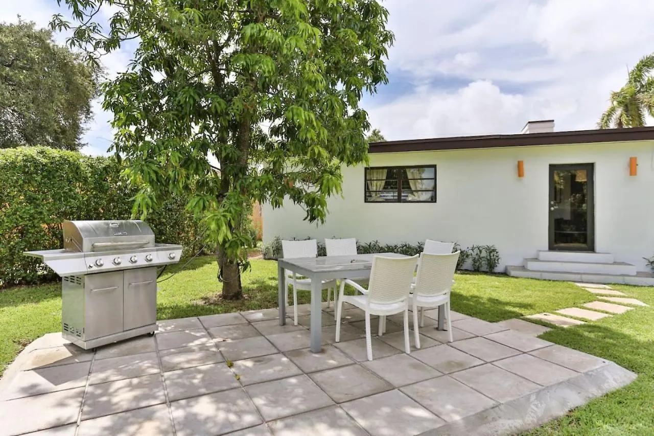 Holiday home 4bedrooms 2bathrooms Art District Contemporary Japanese Themed Miami