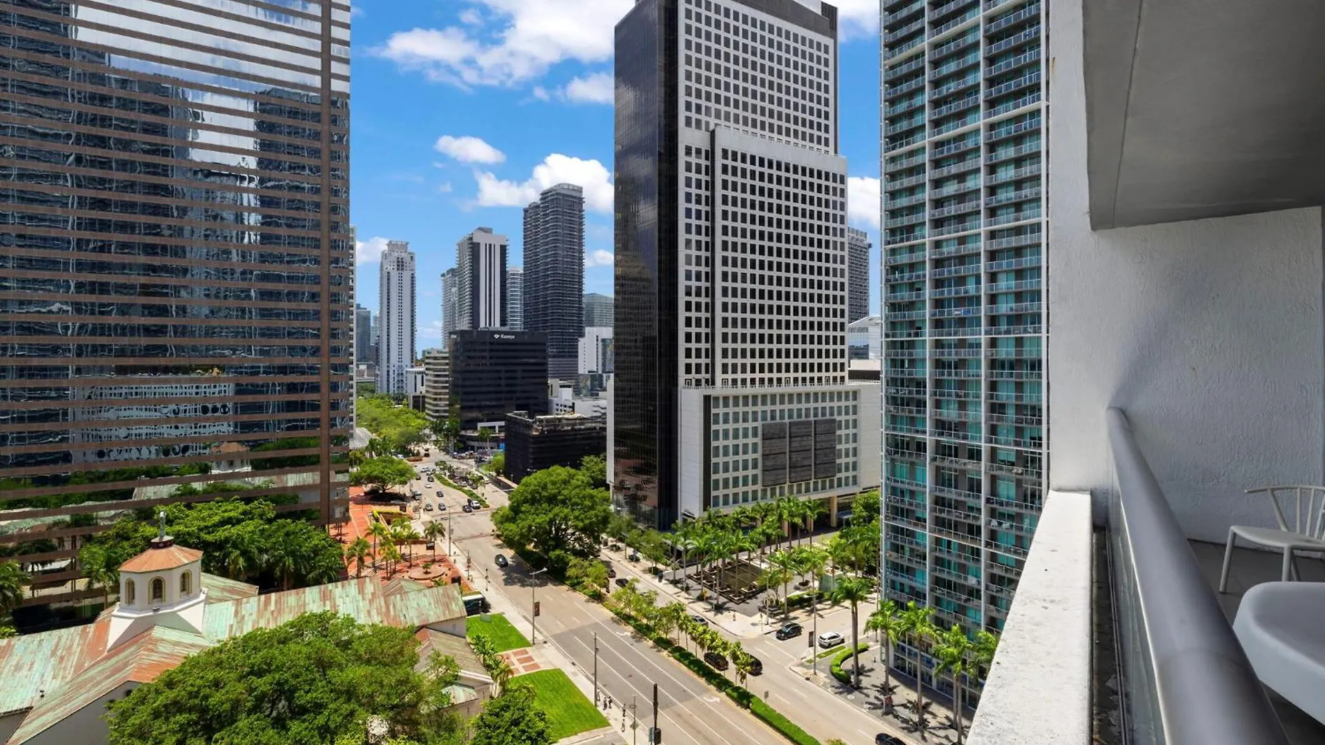 Downtown Brickell- Free Pool -gym-