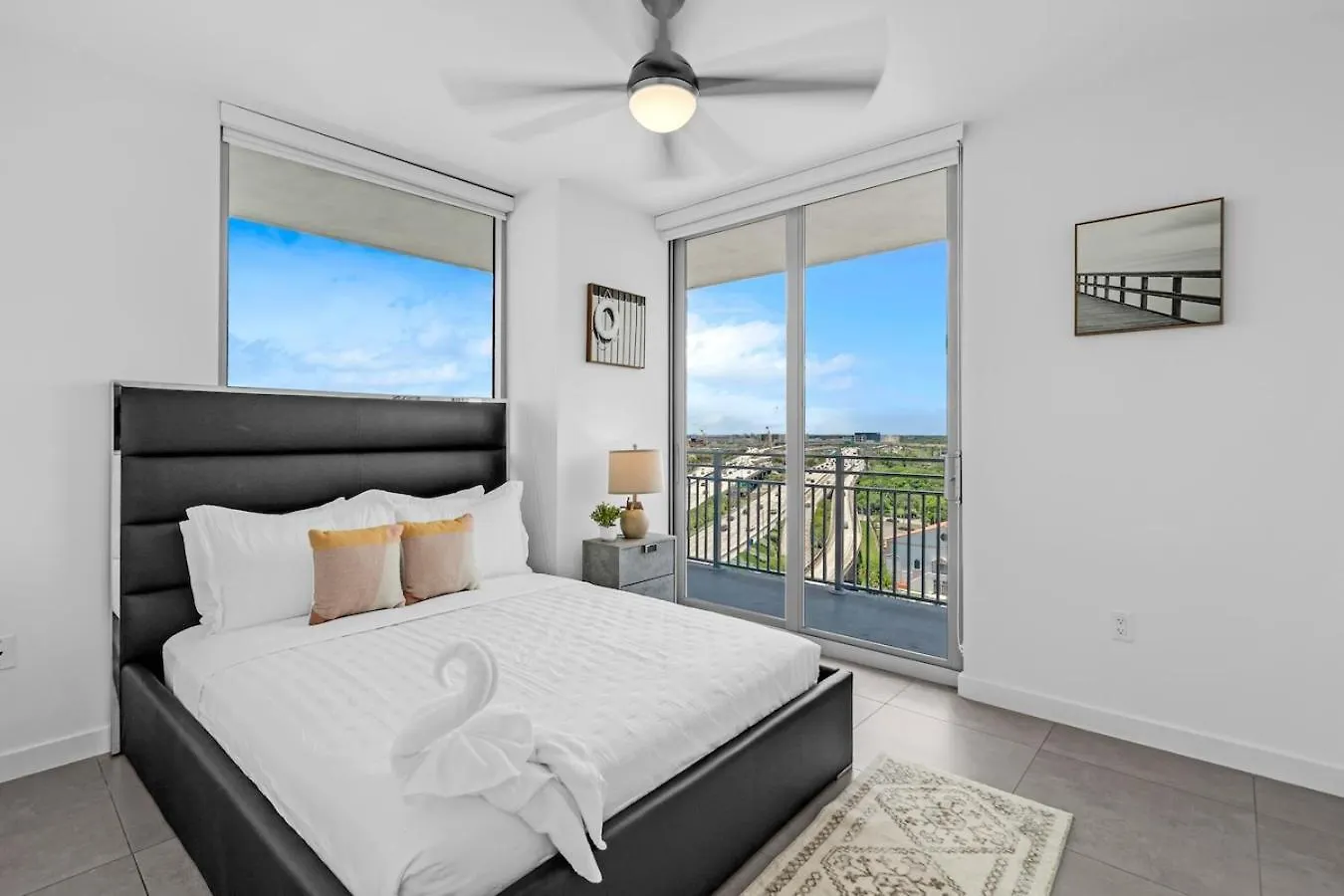 Prime Location 3 Bed Gem Near Brickell With Parking Appartamento *