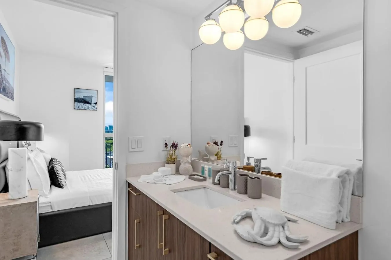Prime Location 3 Bed Gem Near Brickell With Parking Appartamento Miami