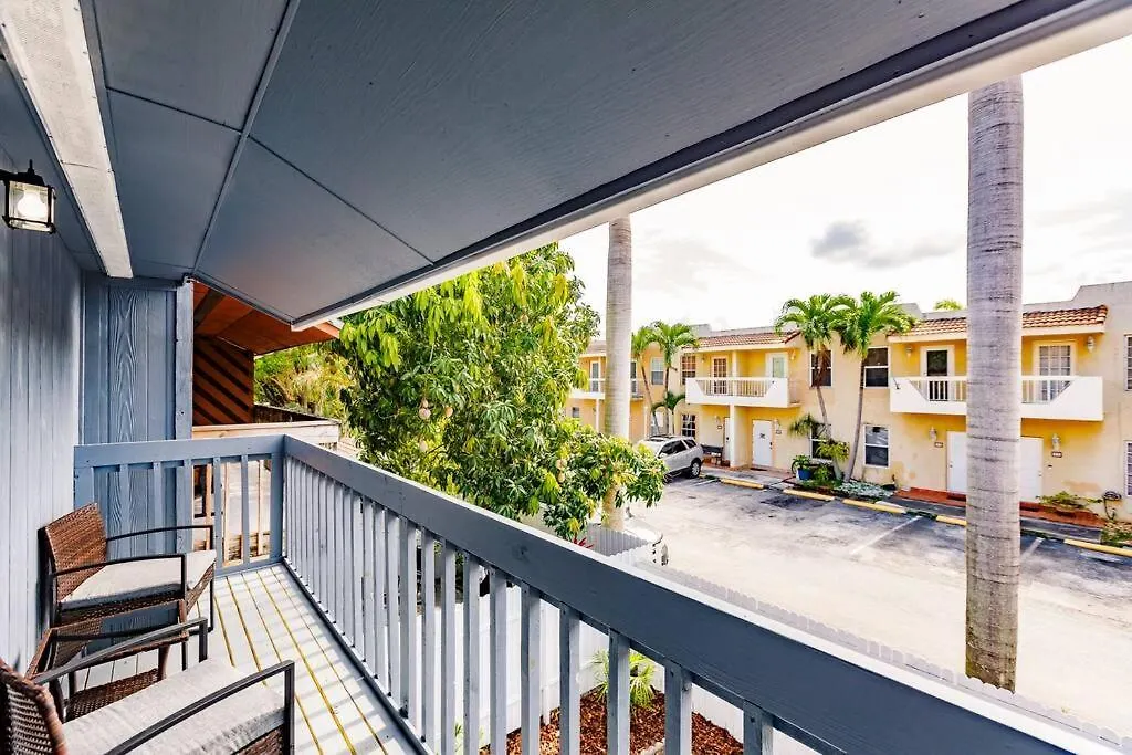 Apartment Oasis 7 Mins To Dolphin Mall Mia Ps4 Games Miami