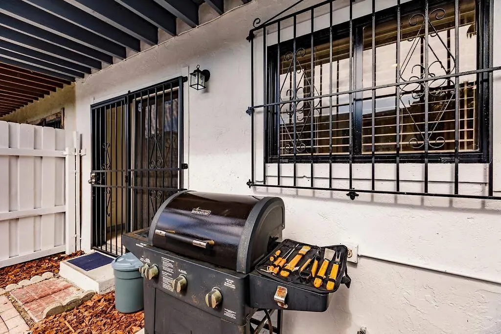 Oasis 7 Mins To Dolphin Mall Mia Ps4 Games Miami