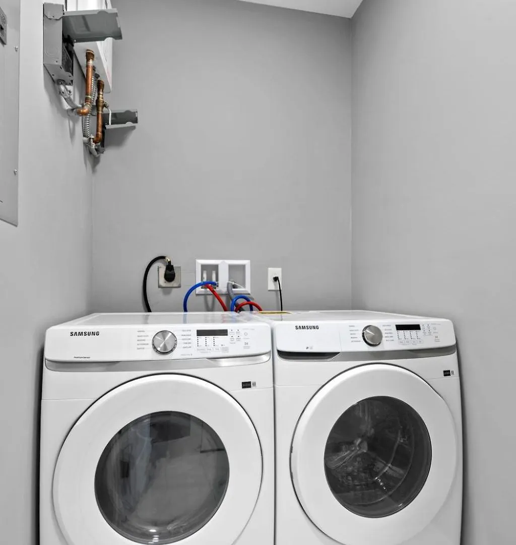 Modern 4-br House With Free Parking 아파트 마이애미