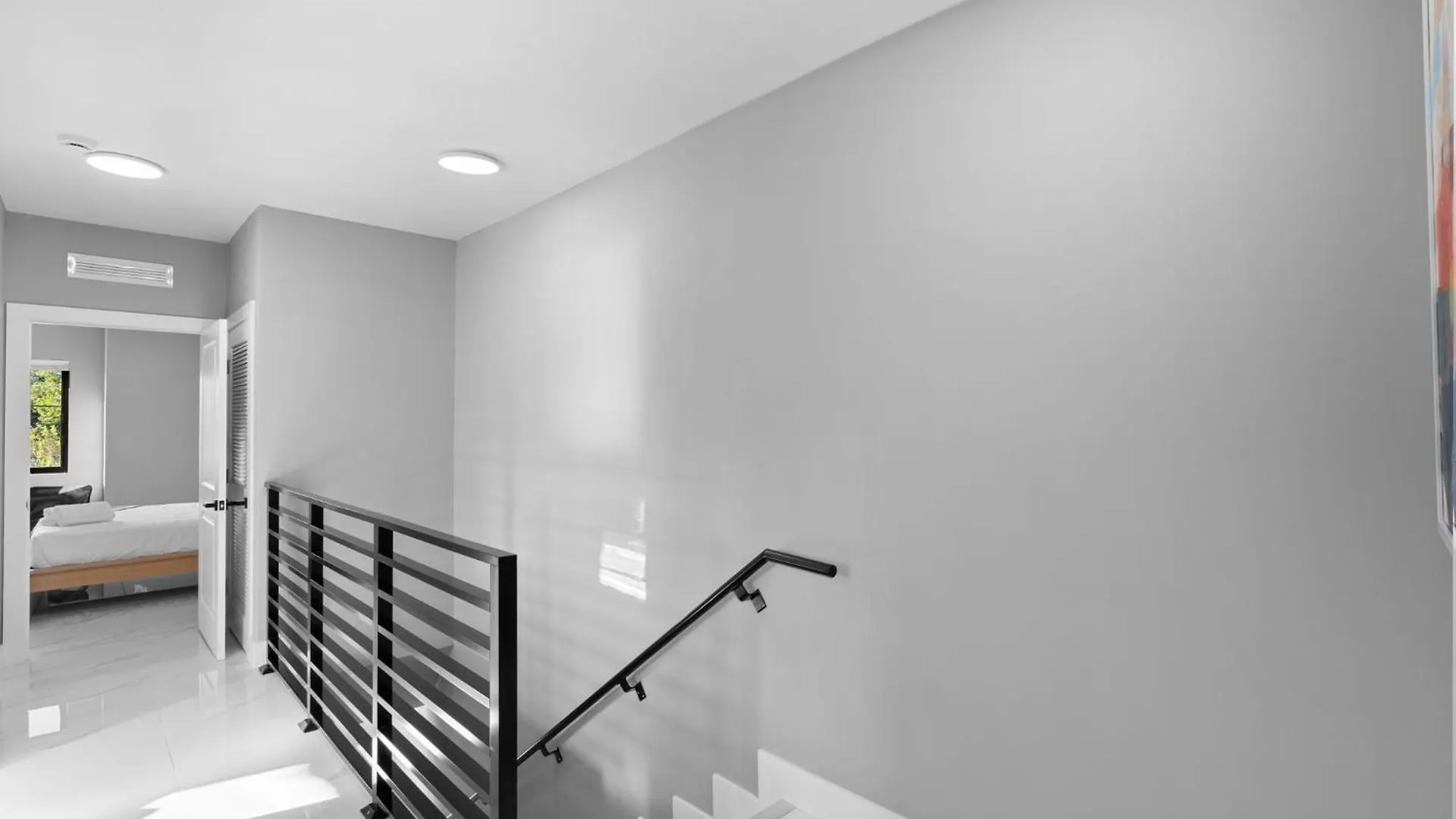 Apartment Modern 4-br House With Free Parking